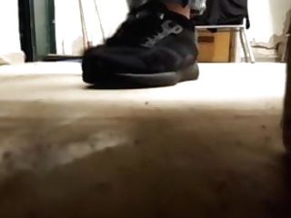 Cleaning Ladys Skechers(part1)